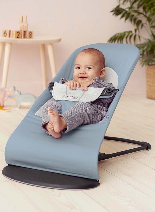 BABYBJORN هزاز توازن ناعم، منسوج/جورسيه، أزرق/رمادي - Image 5